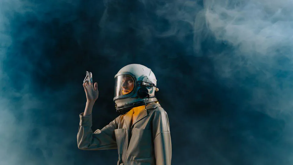 How Can Speculative Design Help Firms to Better Anticipate Risks?